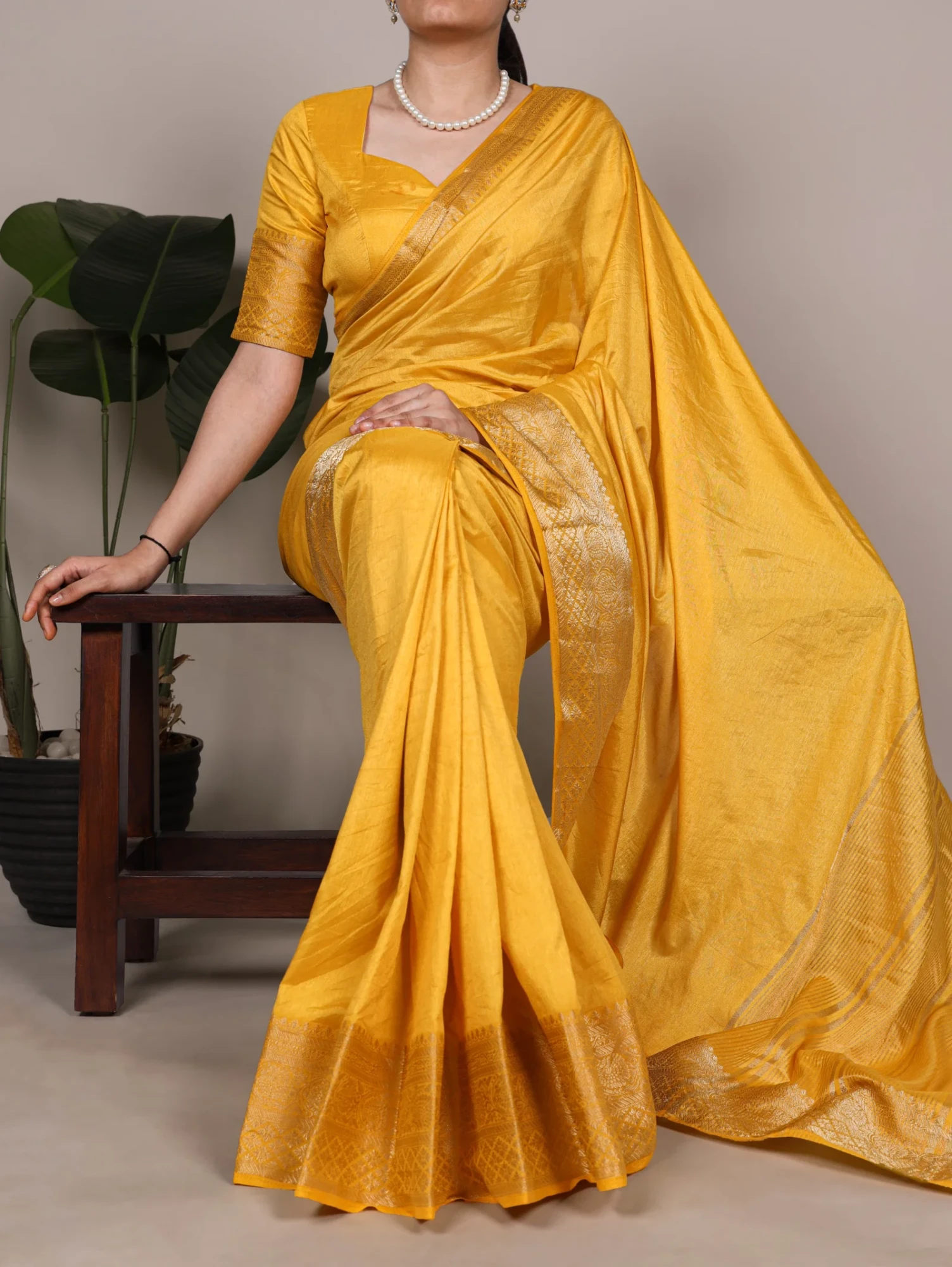Taraa L 7915 Nylon Dola Silk Zari Weaving Saree Collection