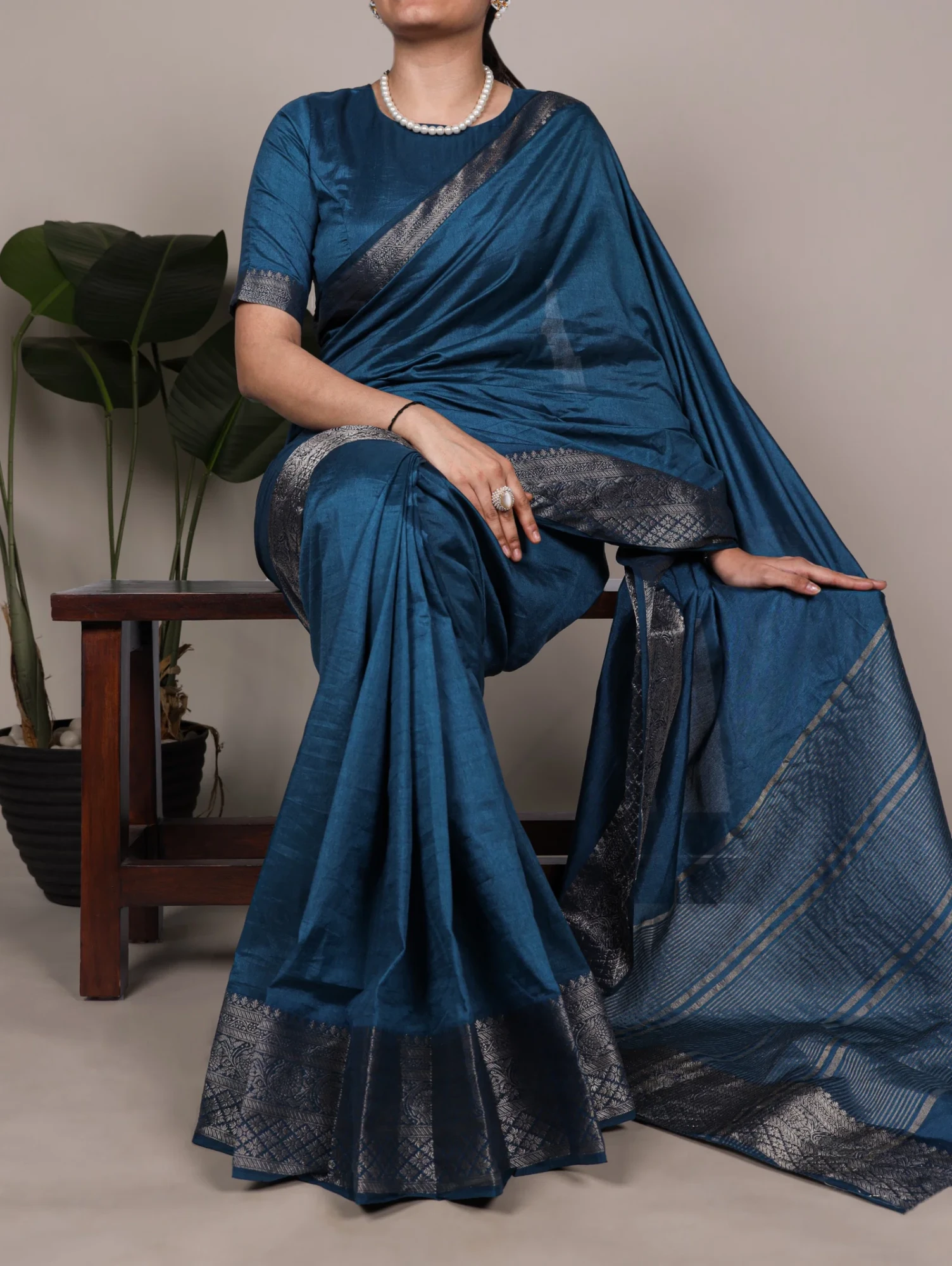 Taraa L 7915 Nylon Dola Silk Zari Weaving Saree Collection