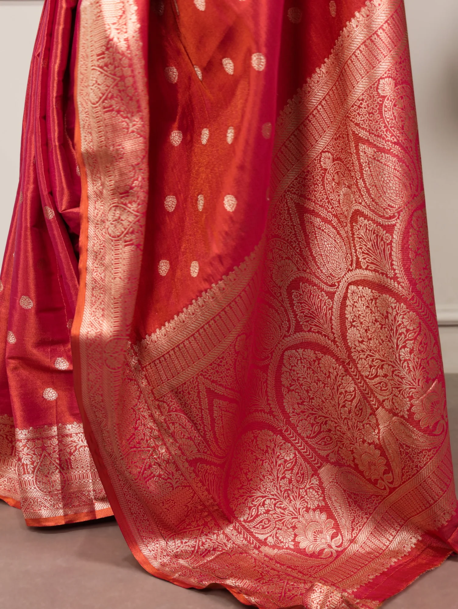 Taraa L 8003 Kasavu Zari Weaving Traditional Saree Collection