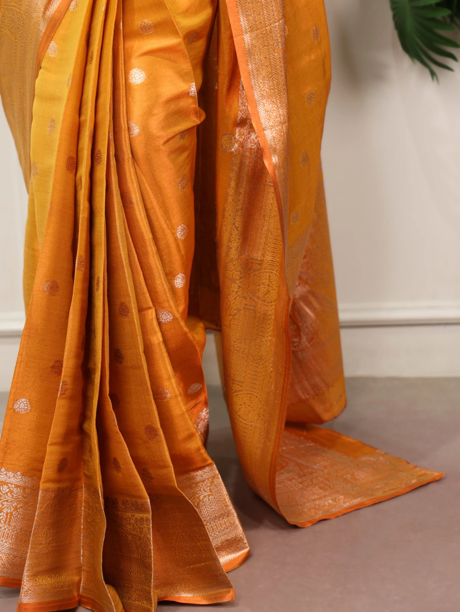 Taraa L 8003 Kasavu Zari Weaving Traditional Saree Collection