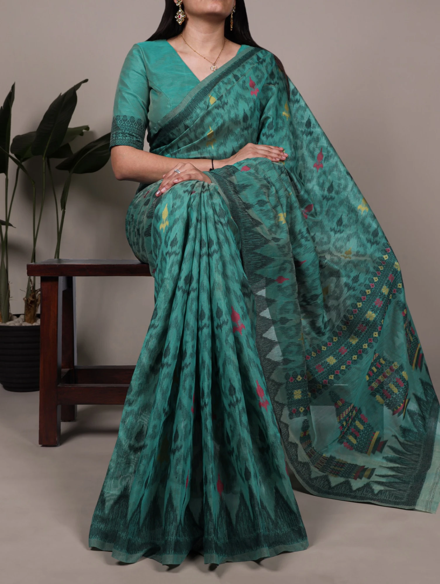 Taraa L 7414 Poly Cotton Thread Weaving Saree Collection